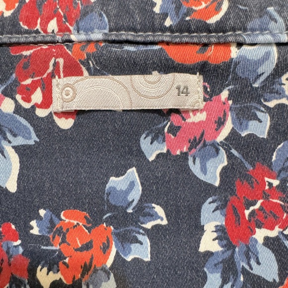 Classic Jean Jacket Navy Denim Blue w Floral Design NWOT Size Large/ 12 - Picture 4 of 8